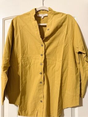 Women’s Bluevelvet Everyday Textured Button-Front Shirt - Mustard. NWOT